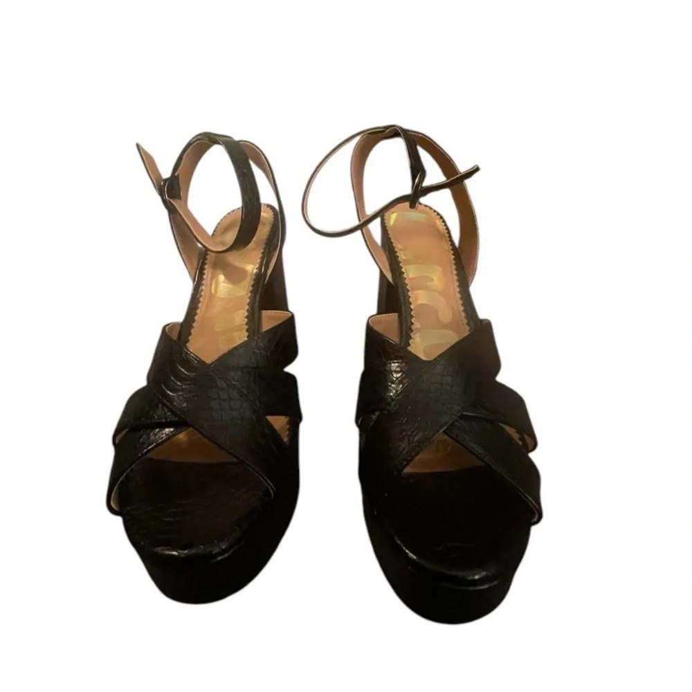 Black platform croc embossed platforms